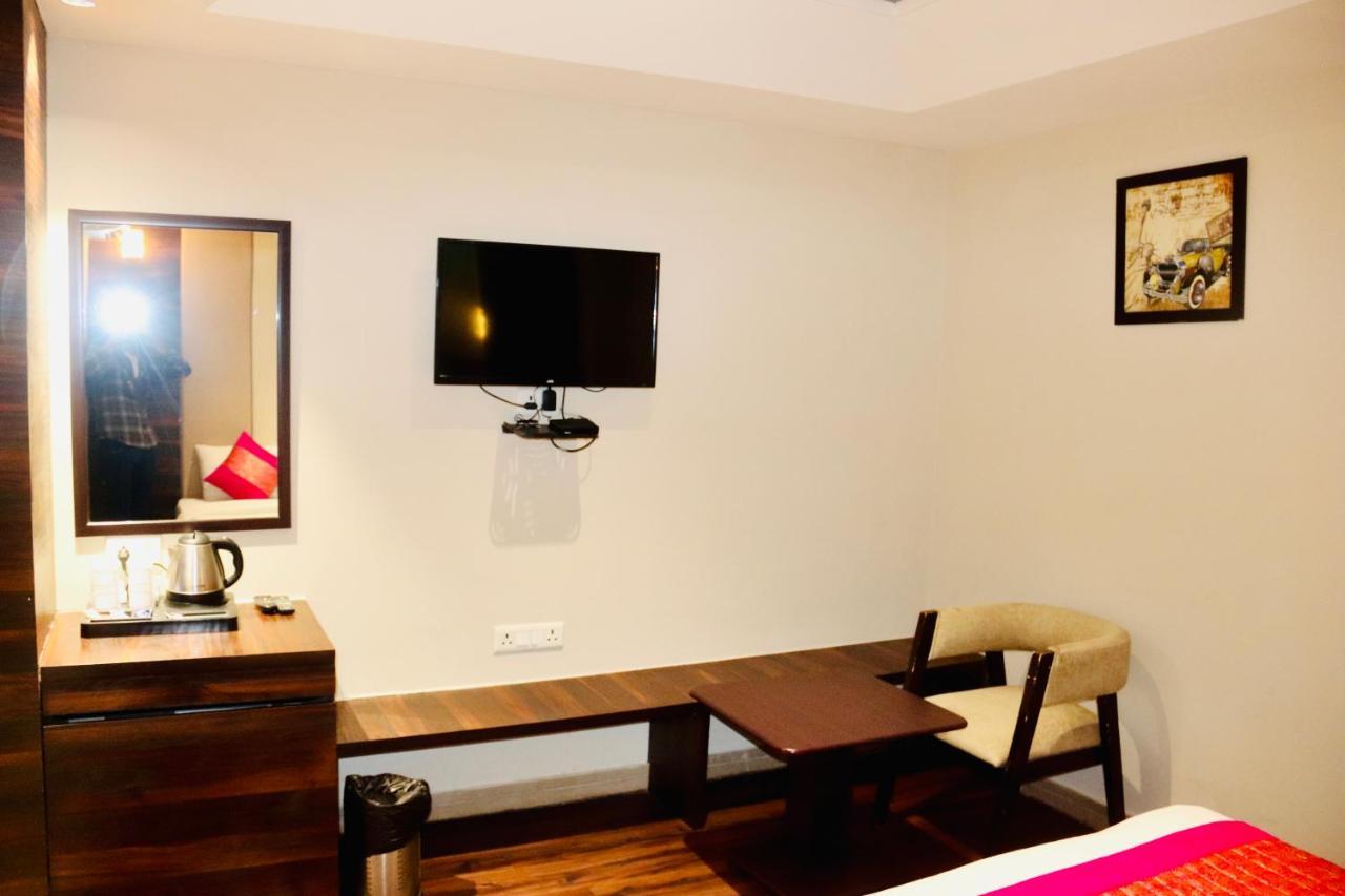 Hotel Magic Tree Karol Bagh Metro Station New Delhi Buitenkant foto