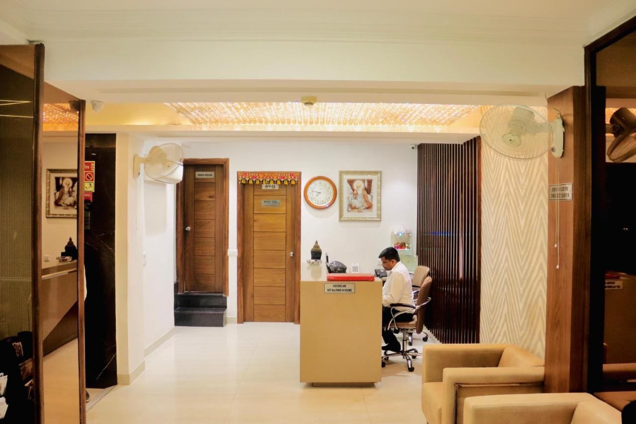 Hotel Magic Tree Karol Bagh Metro Station New Delhi Buitenkant foto