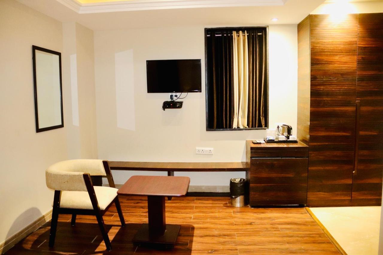 Hotel Magic Tree Karol Bagh Metro Station New Delhi Buitenkant foto