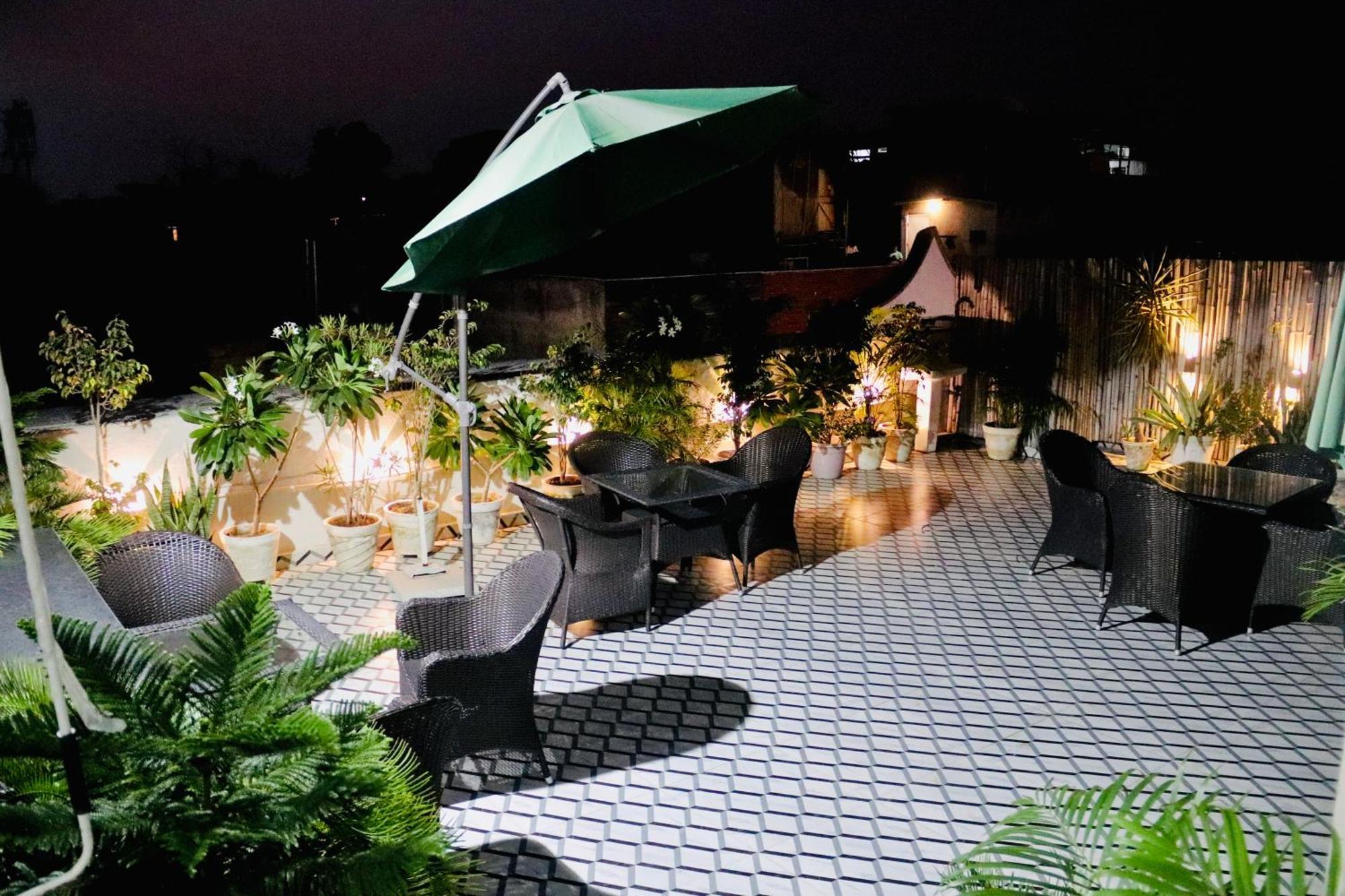 Hotel Magic Tree Karol Bagh Metro Station New Delhi Buitenkant foto
